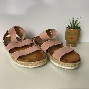 Dream Pairs Women's Peach Sandals. Size 7.5